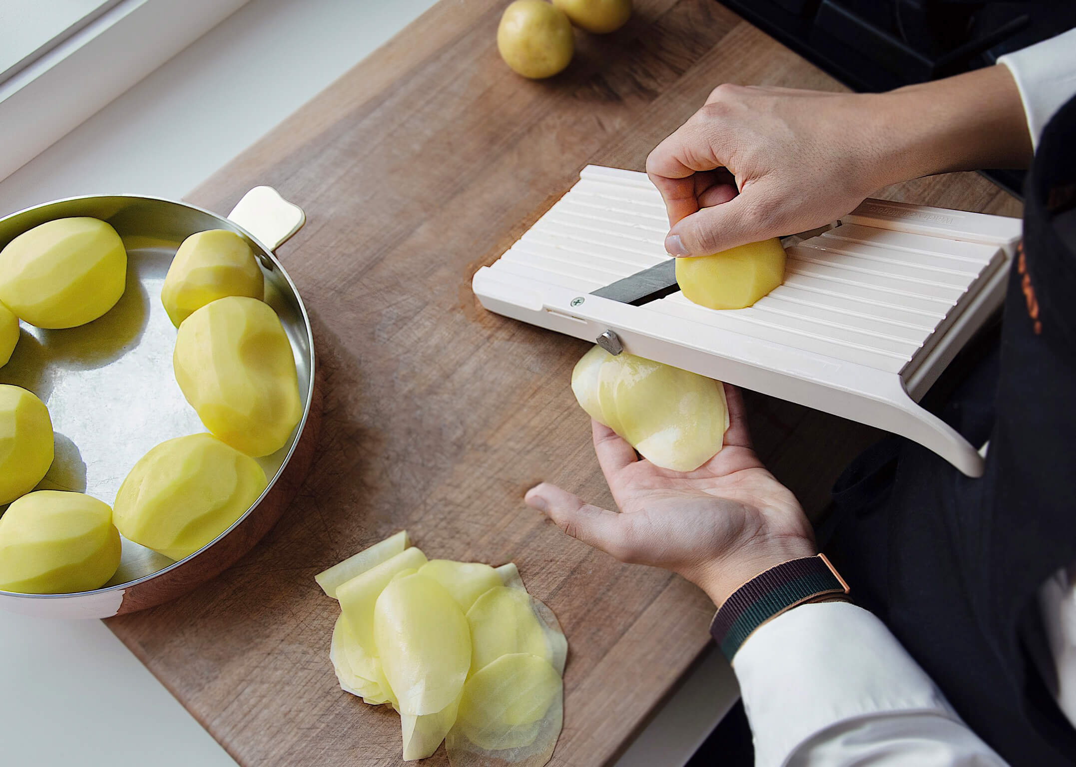 DÉCOUPER LES POMMES DE TERRE 