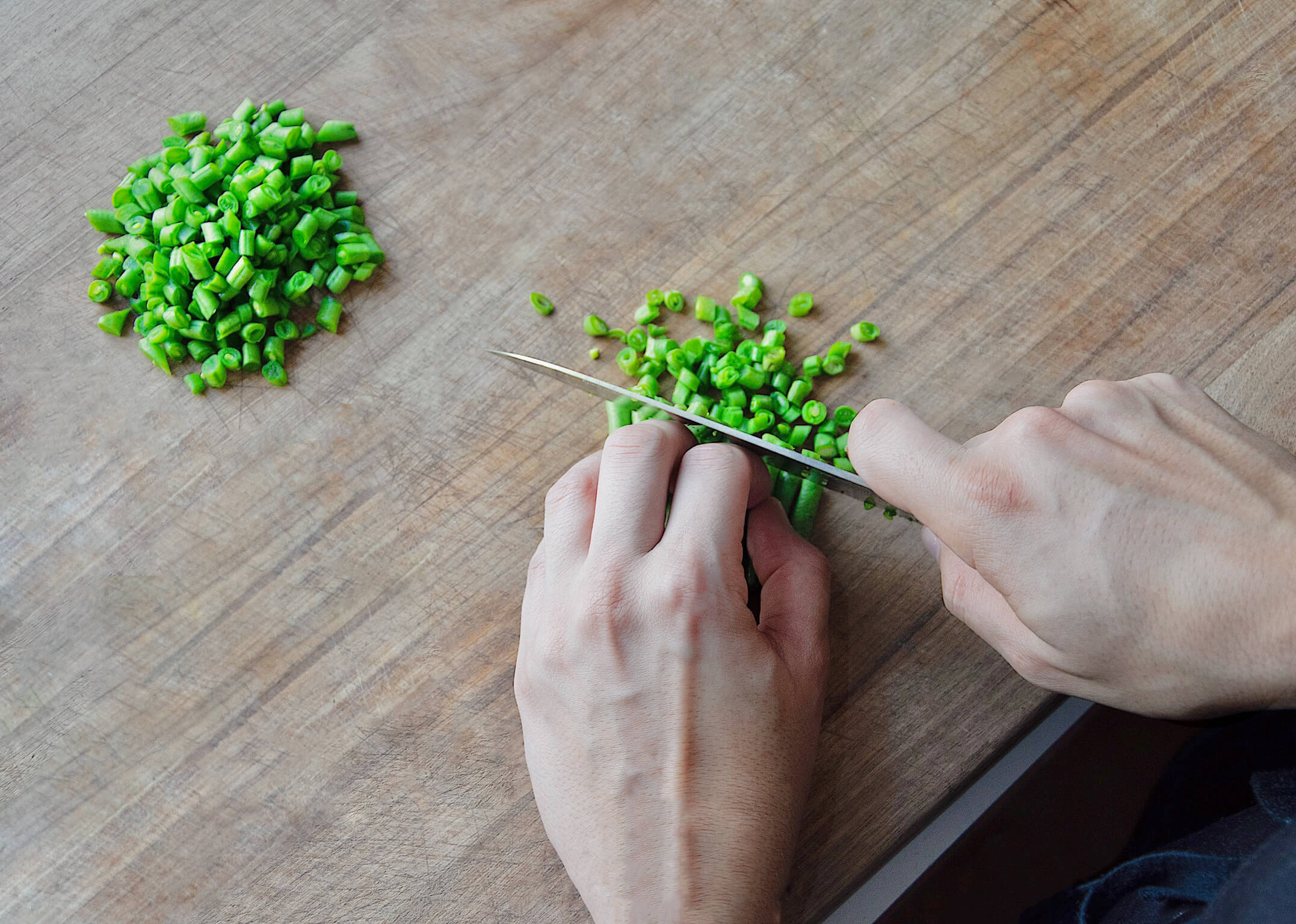 COUPER LES HARICOTS VERTS